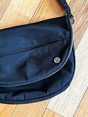 lululemon athletica Black Messenger Crossbody Bag